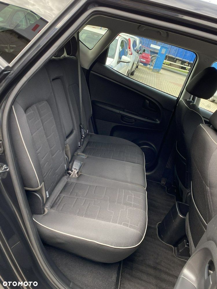 Kia Venga - 15