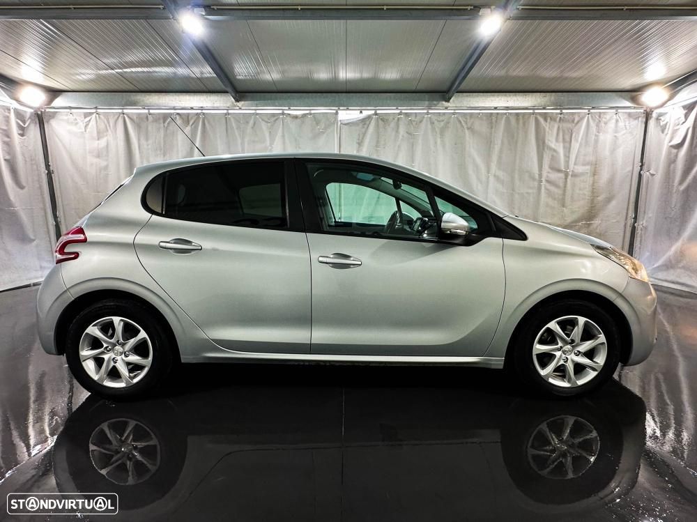 Peugeot 208 1.4 HDi Allure - 12