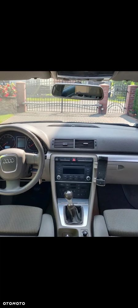 Audi A4 Limousine - 9