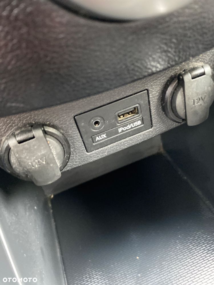 Hyundai Veloster 1.6 GDI Style - 36