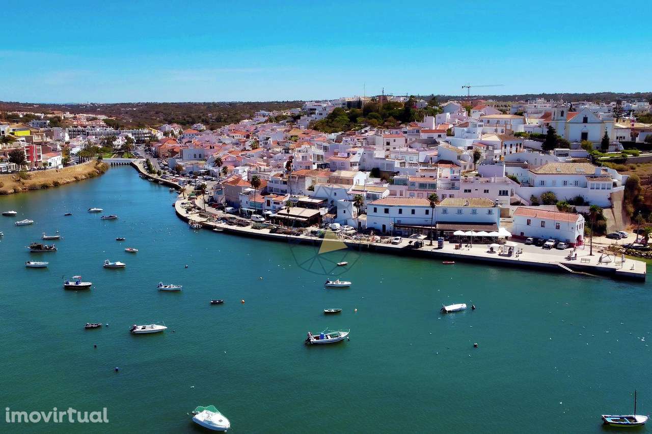 Prédio Habitacional  e Comercial no largo de São João  á venda no Cent - Grande imagem: 2/58