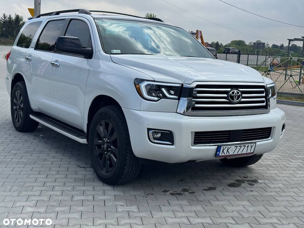 Toyota Sequoia - 2