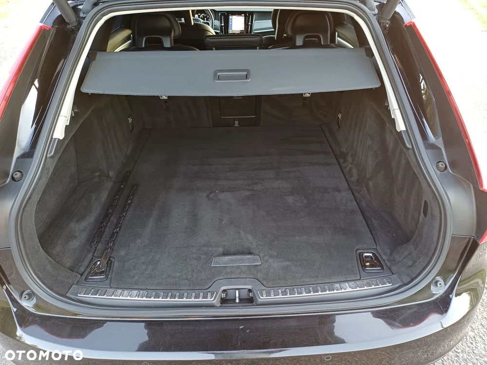 Volvo V90 D5 AWD Geartronic Momentum - 23