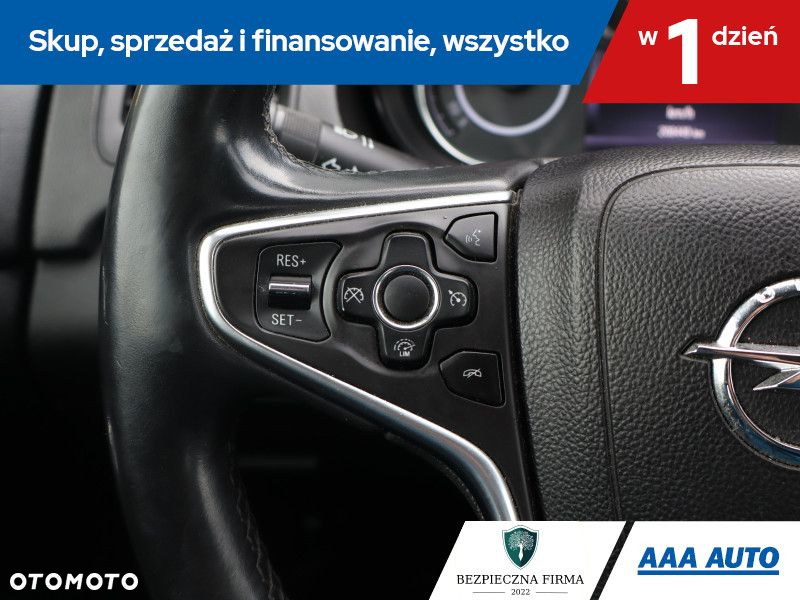 Opel Insignia - 17