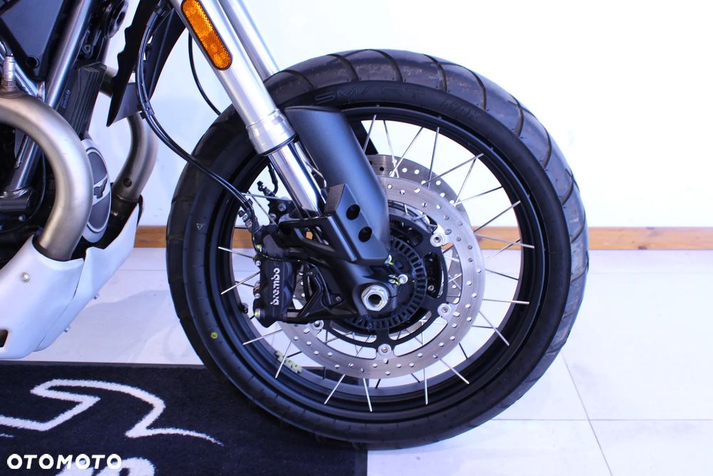 Moto Guzzi V85 - 27