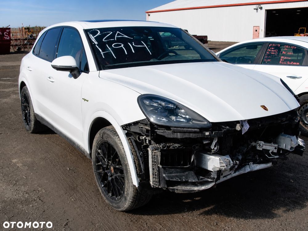 Porsche Cayenne S E-Hybrid - 2
