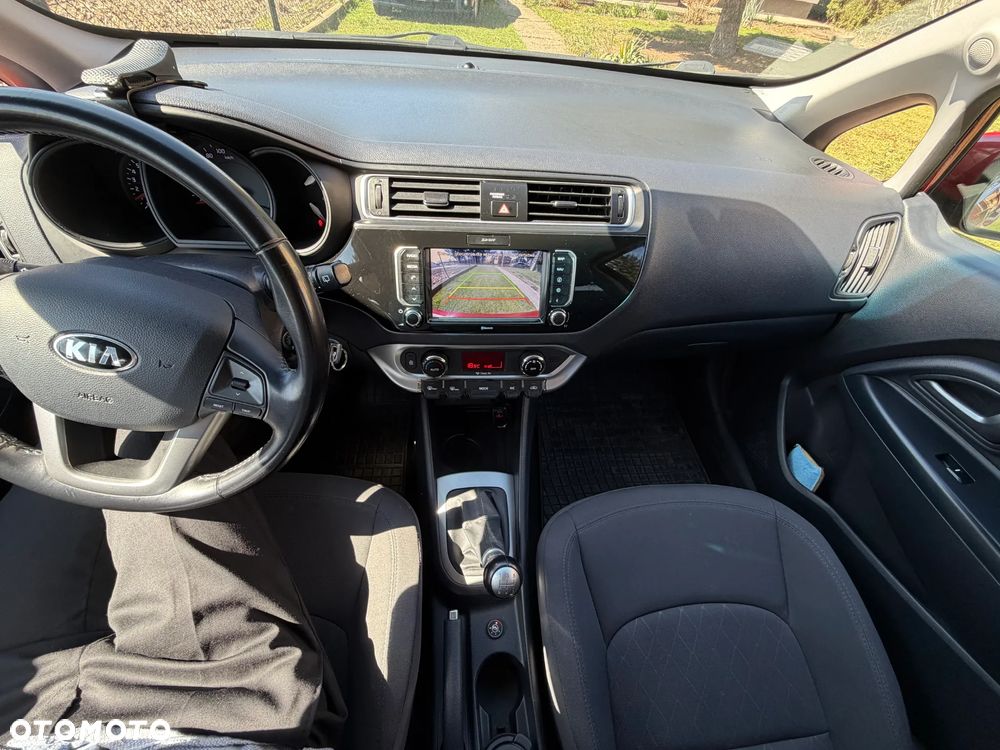 Kia Rio - 10