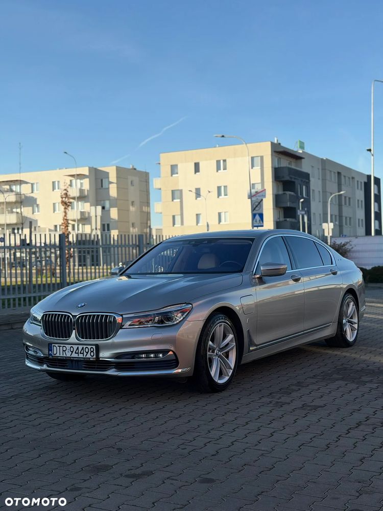 BMW Seria 7 740Li Edition Exclusive - 11
