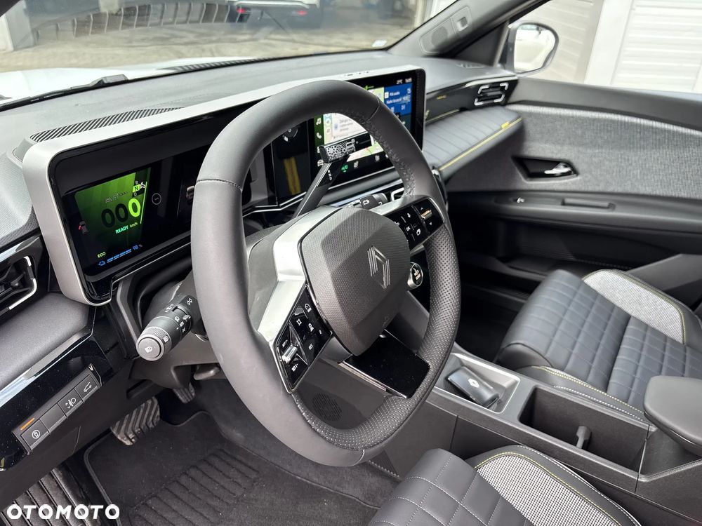 Renault 4 E-Tech 52kWh Comfort Range Iconic - 9
