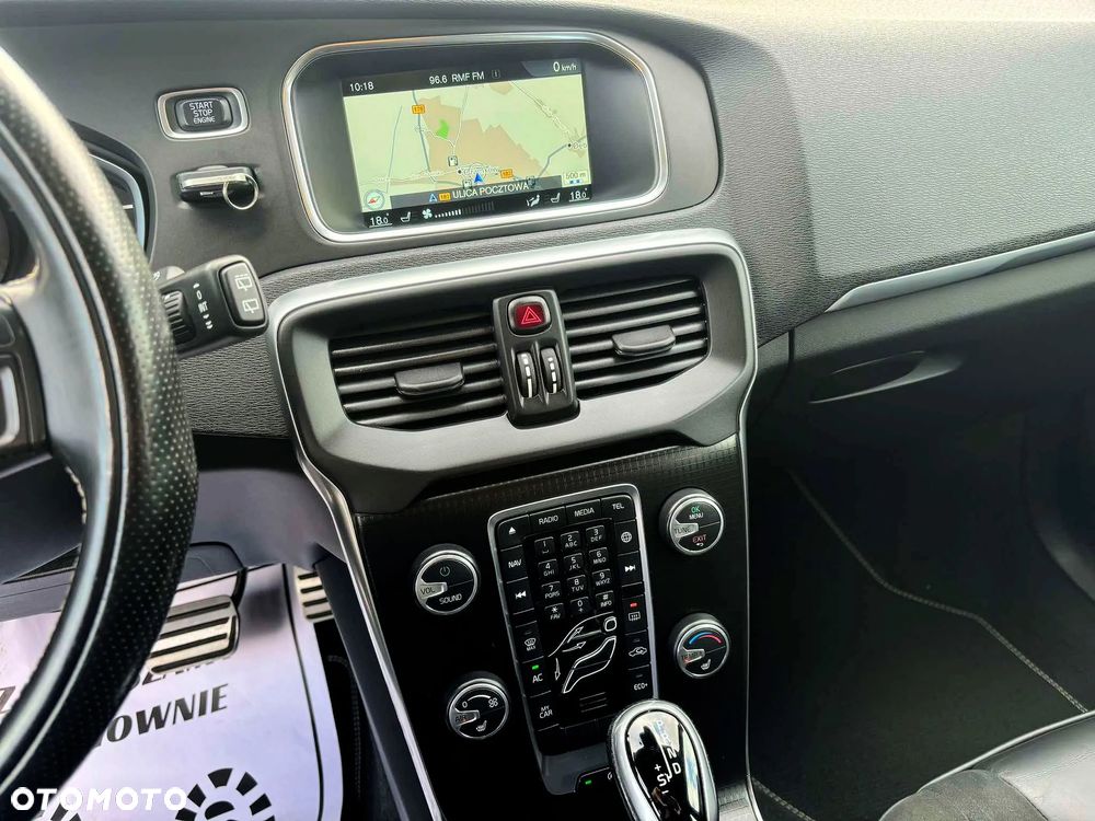 Volvo V40 D2 Drive-E SCR R-Design Momentum - 9