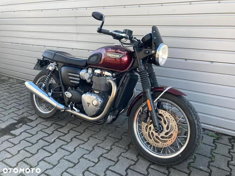 Triumph Bonneville - 2