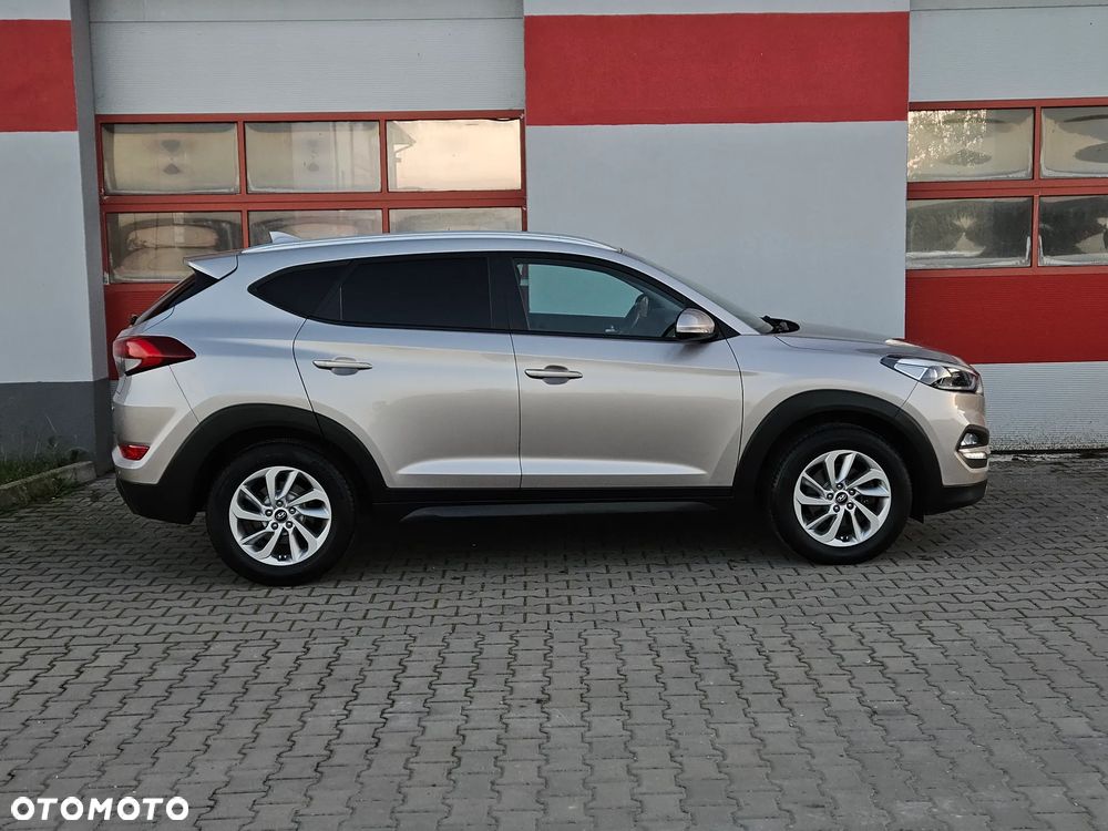 Hyundai Tucson 1.7 CRDI BlueDrive Comfort 2WD - 9