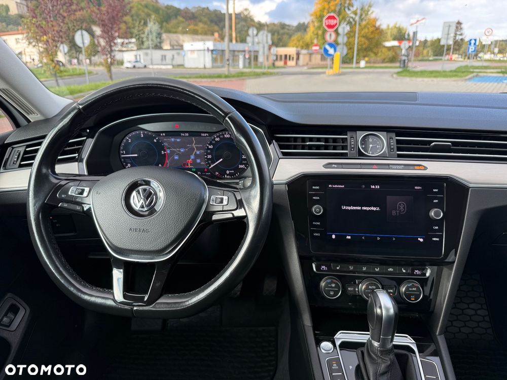 Volkswagen Passat - 10