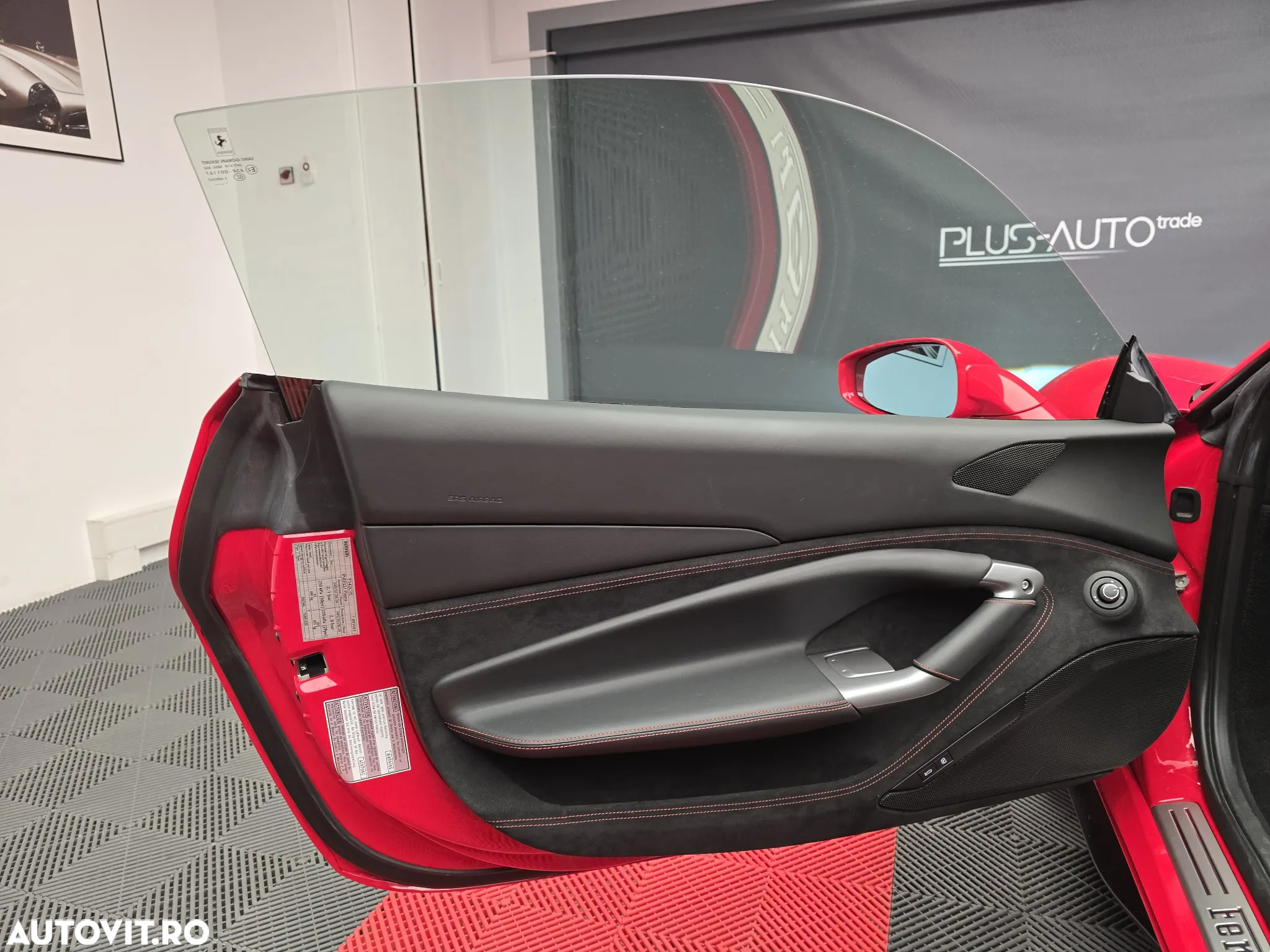 Ferrari F8 - 12