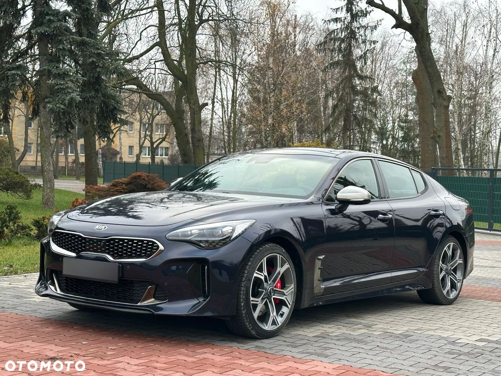 Kia Stinger - 1
