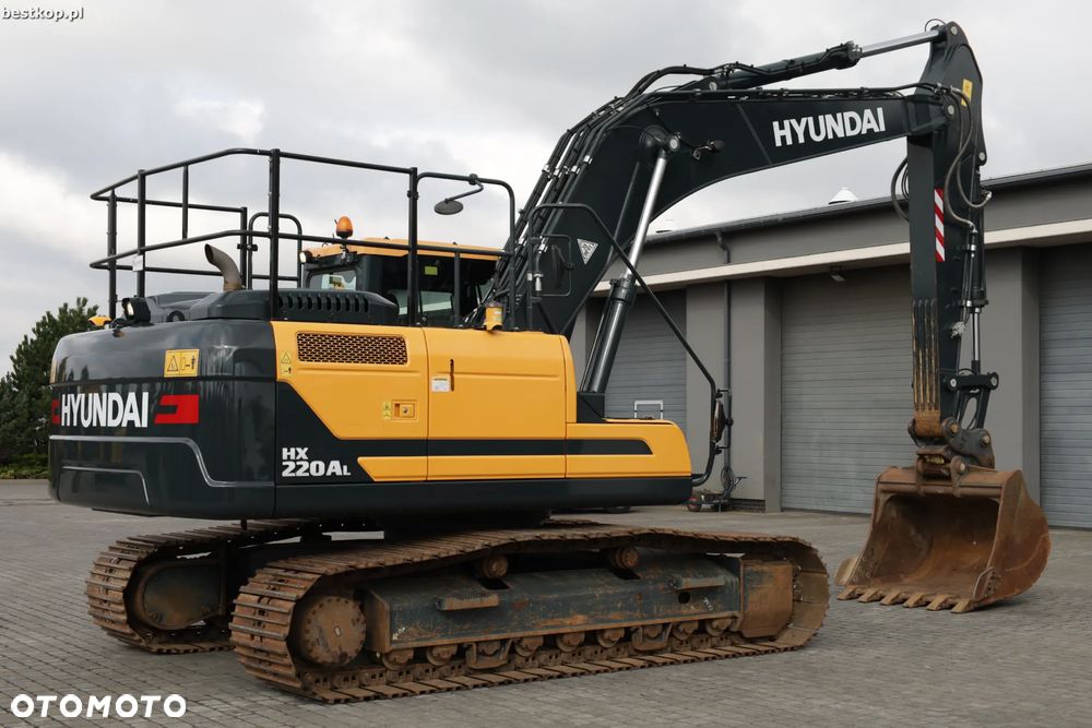 Hyundai HX220AL - 9