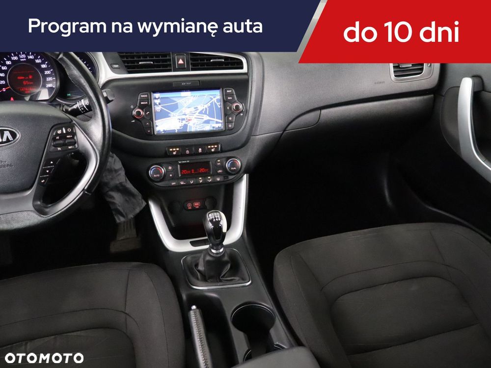 Kia Ceed - 10