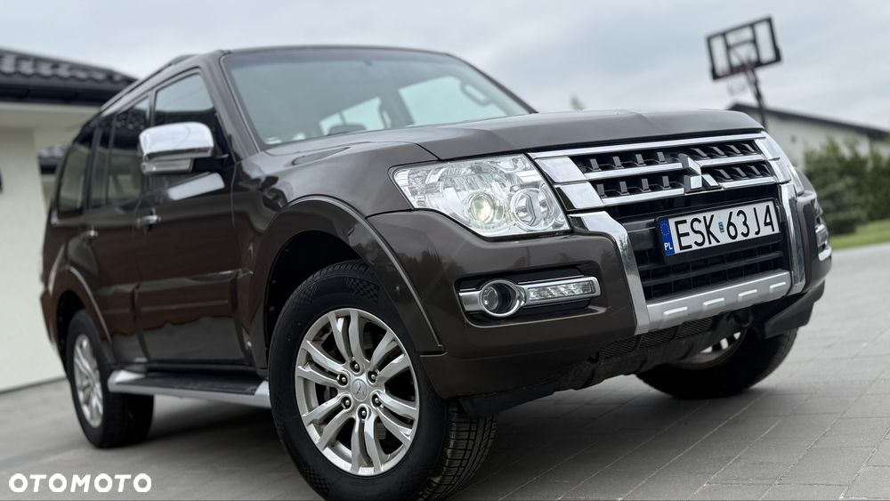 Mitsubishi Pajero - 2