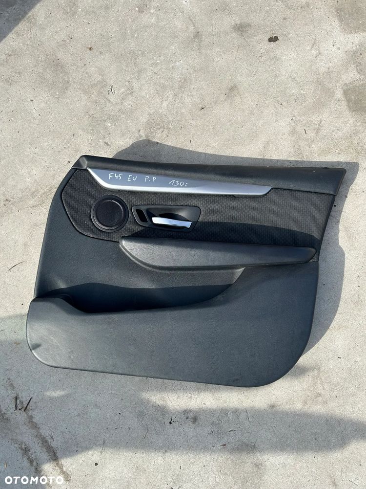 BOCZEK TAPICERKA DRZWI PRAWE PRZÓD BMW F45 EUROPA - 1