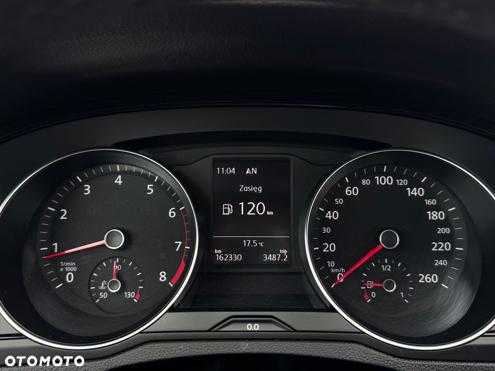 Volkswagen Passat - 9