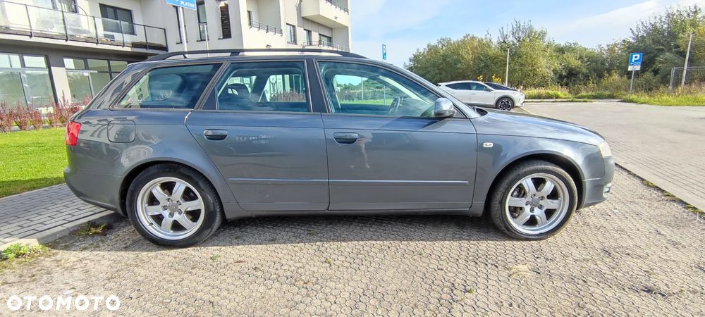 Audi A4 Avant - 4