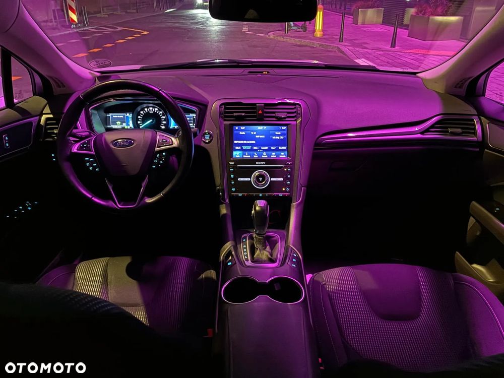 Ford Mondeo 2.0 Hybrid Titanium - 11