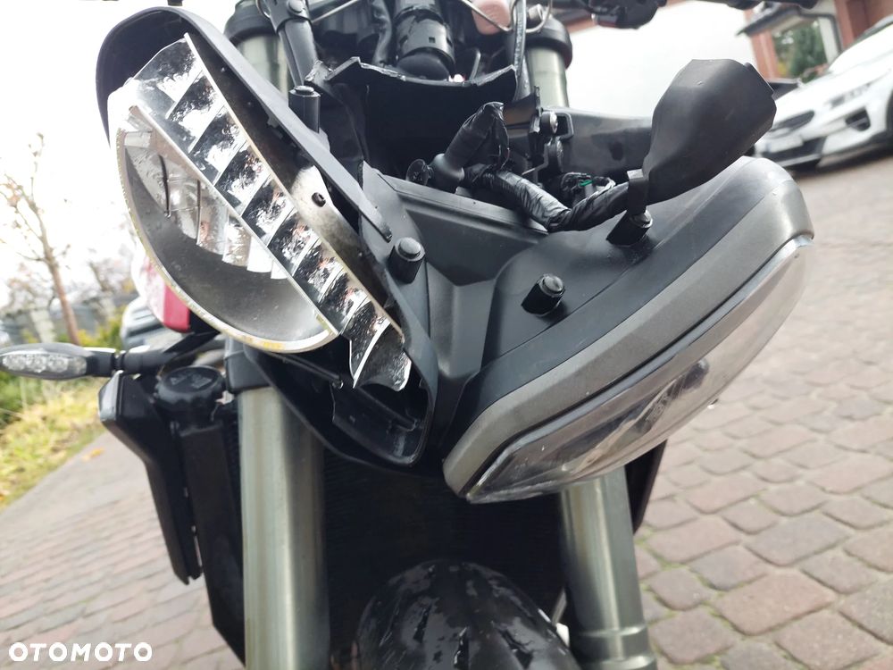 Triumph Street Triple - 12