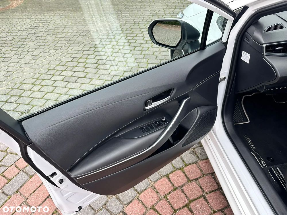 Toyota Corolla 1.8 Hybrid Touring Sports Business Edition - 17