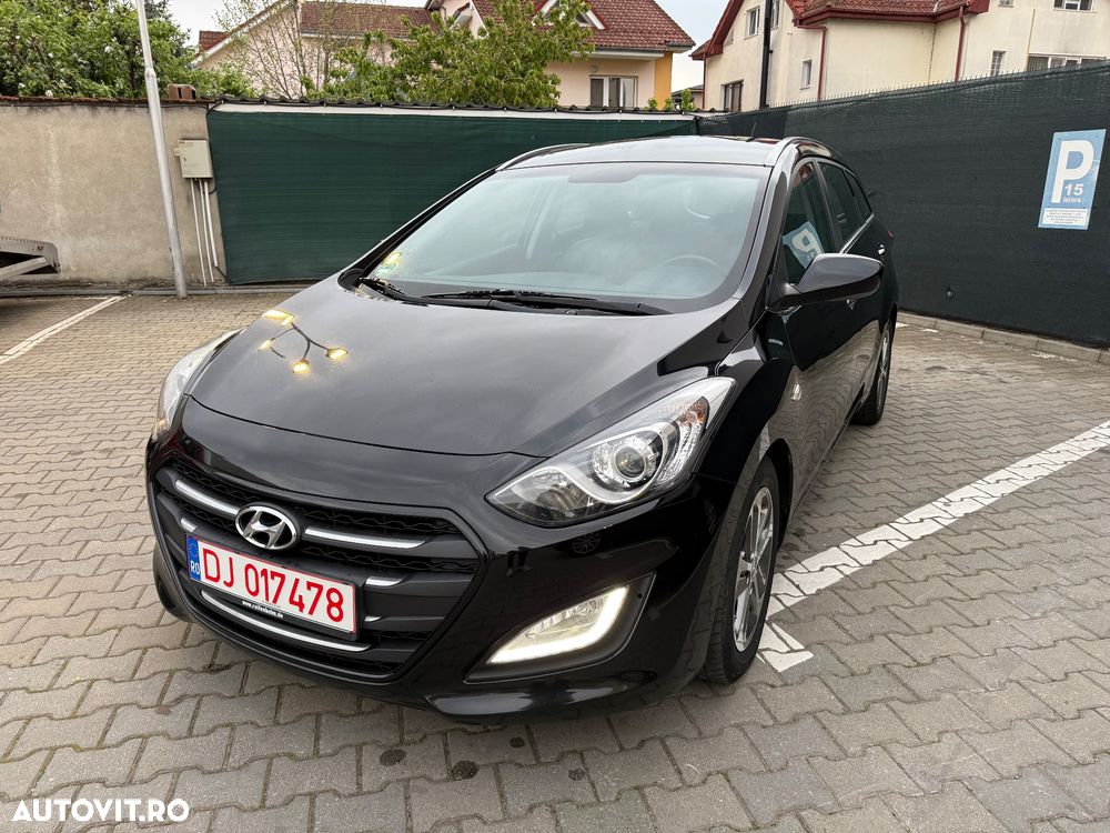 Hyundai i30 blue 1.6 CRDi Style - 3