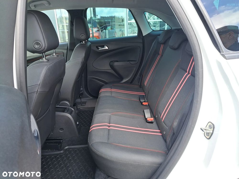 Opel Crossland X - 13