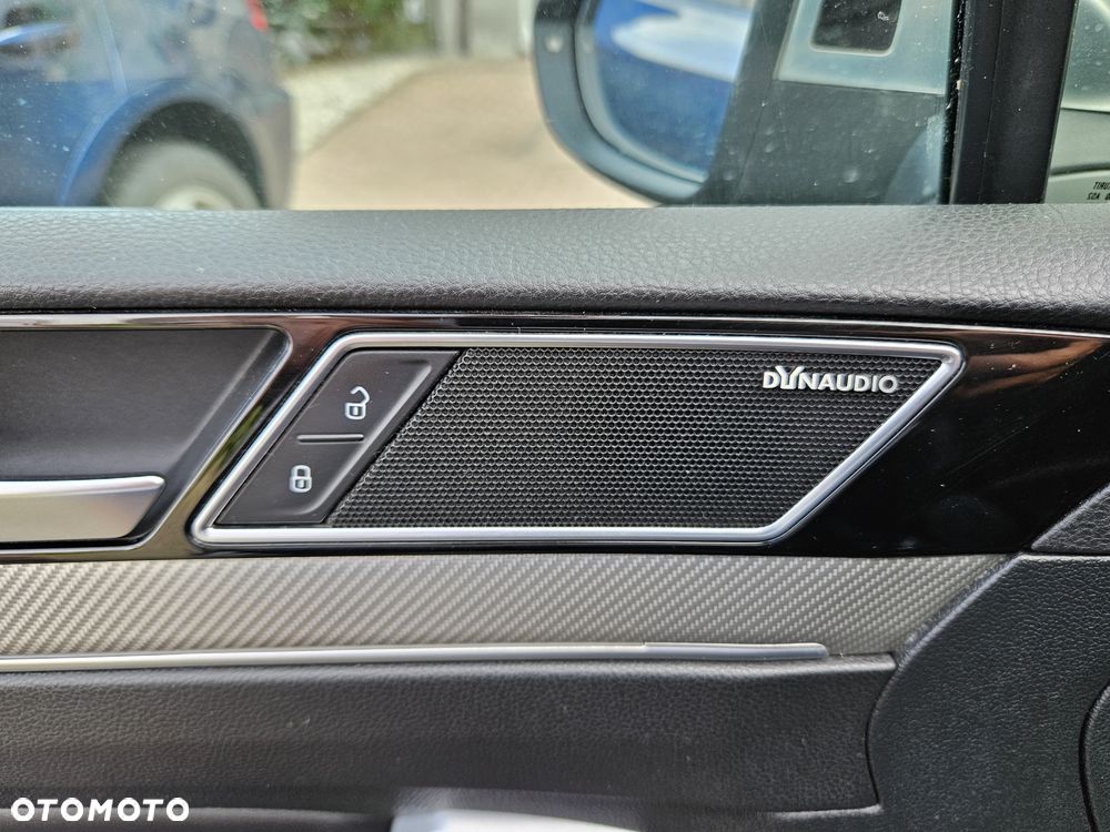Volkswagen Passat - 11
