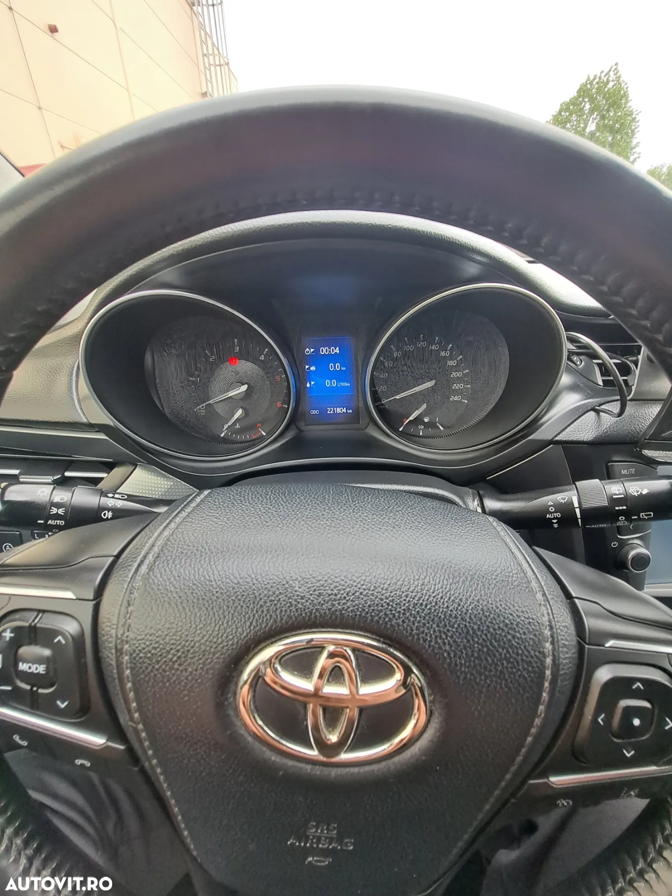 Toyota Avensis 2.0 D-4D Executive - 7