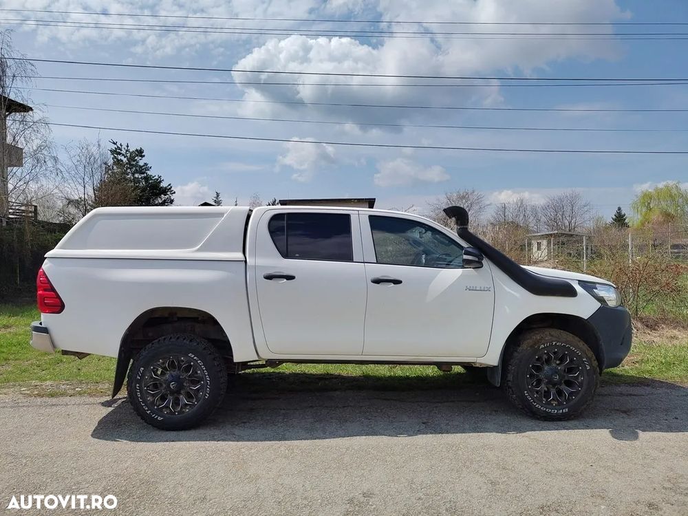 Toyota Hilux 4x4 Double Cab M/T Style - 1