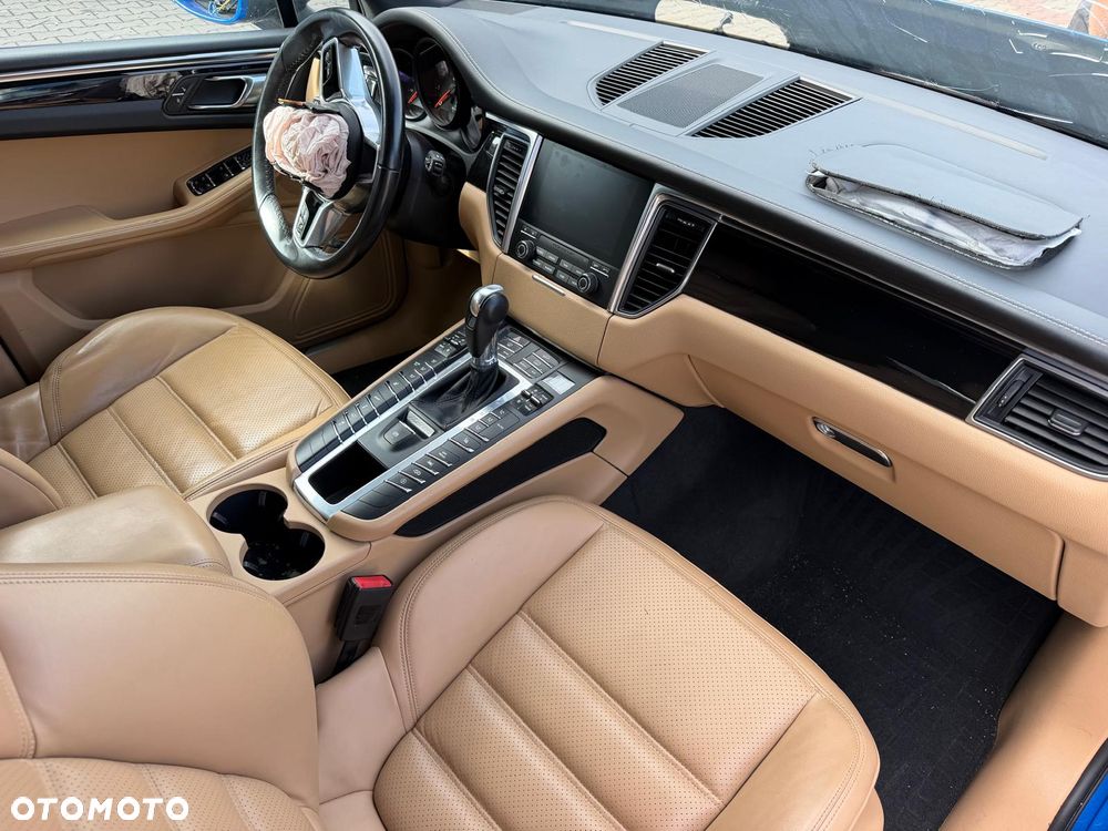 Porsche Macan - 18