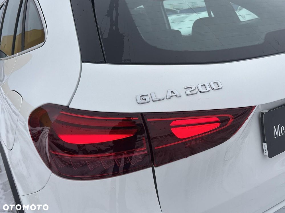 Mercedes-Benz GLA - 11