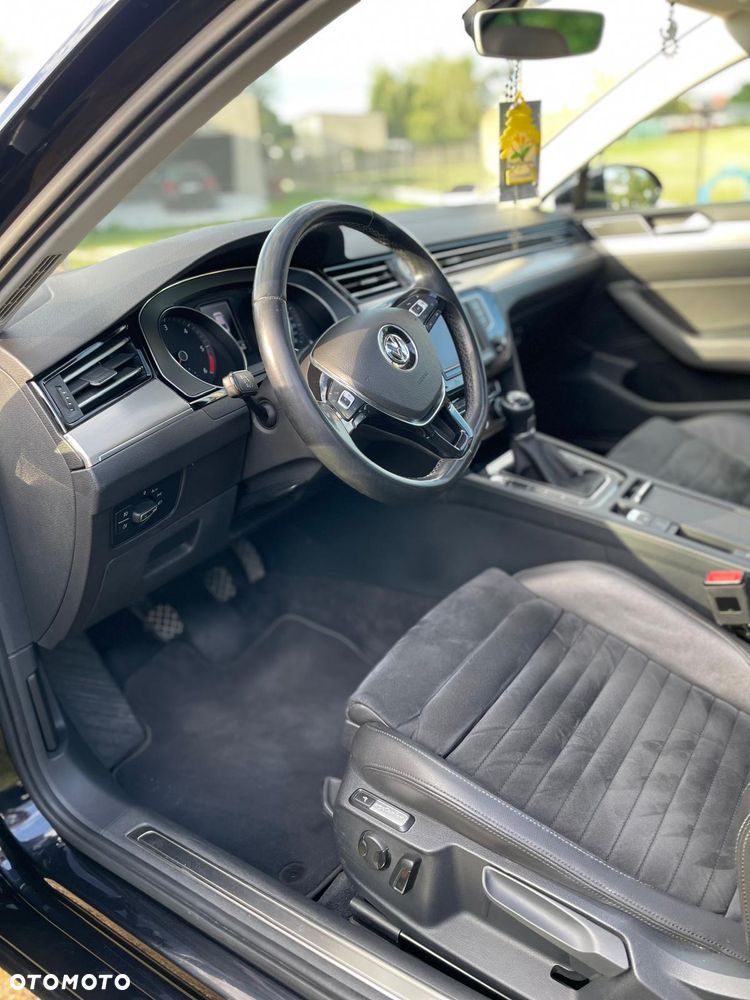 Volkswagen Passat 2.0 TDI (BlueMotion Technology) Highline - 20