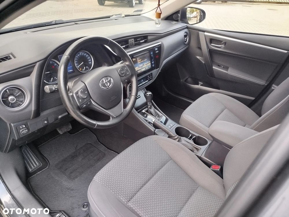 Toyota Corolla 1.6 Executive MS - 8