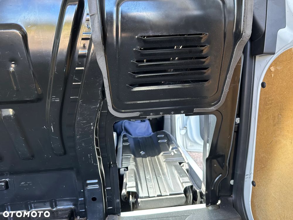 Ford Transit Connect - 7
