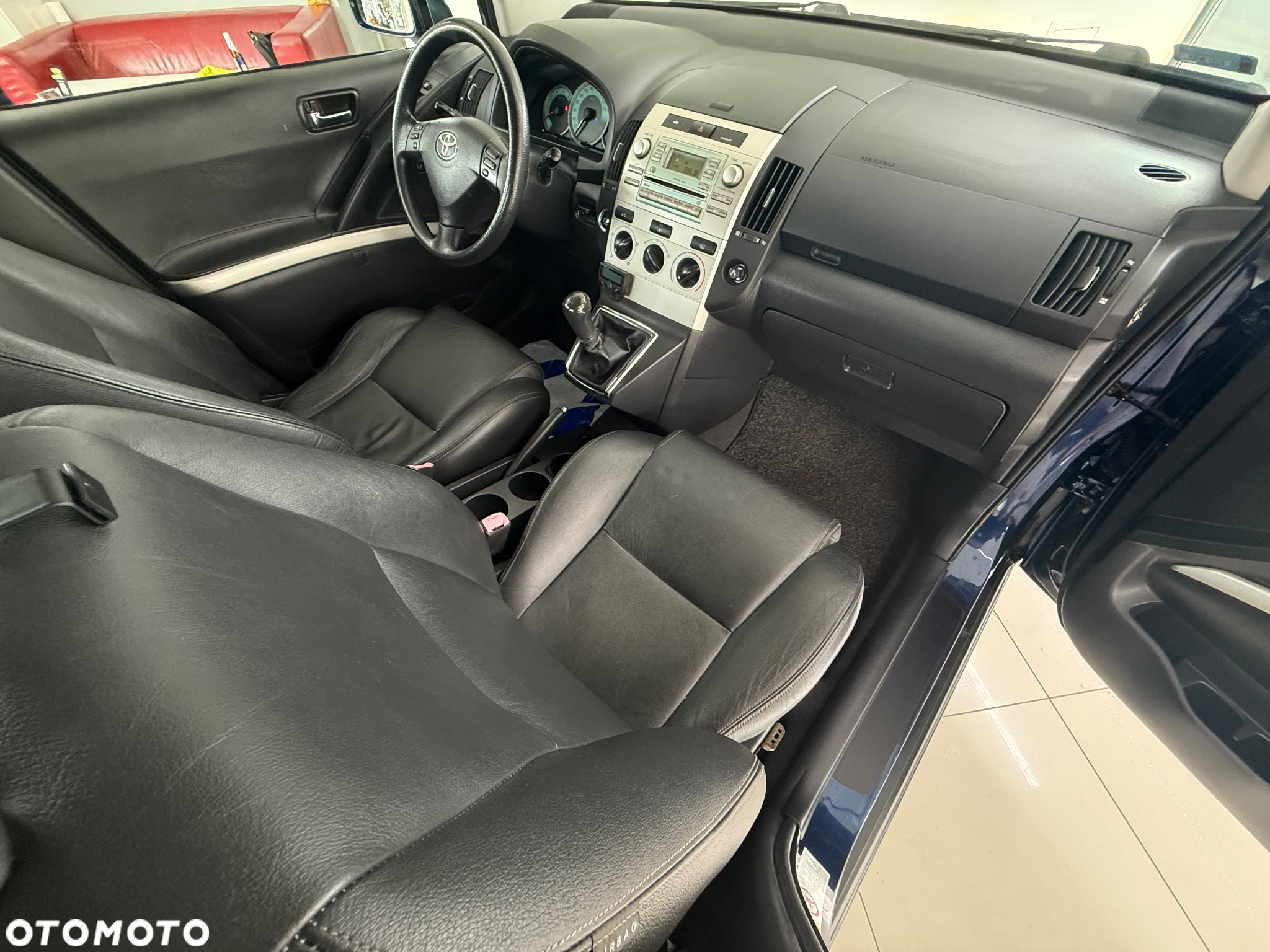 Toyota Corolla Verso 2.0 D-4D - 28