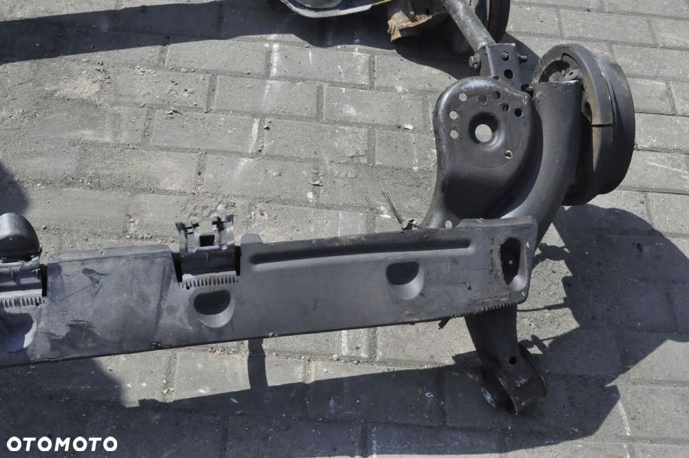 FORD FIESTA MK8 3D 5D ZAWIESZENIE BELKA TYŁ BĘBNY - 5