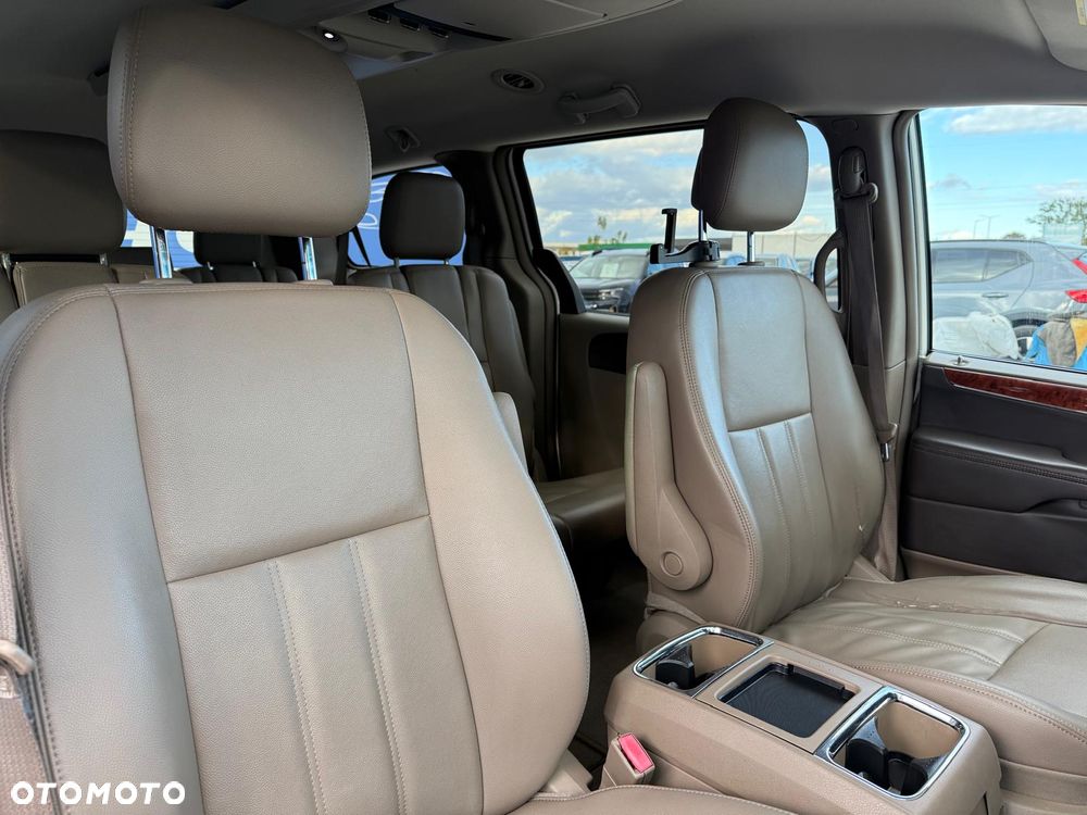 Chrysler Town & Country 3.6 Limited - 20
