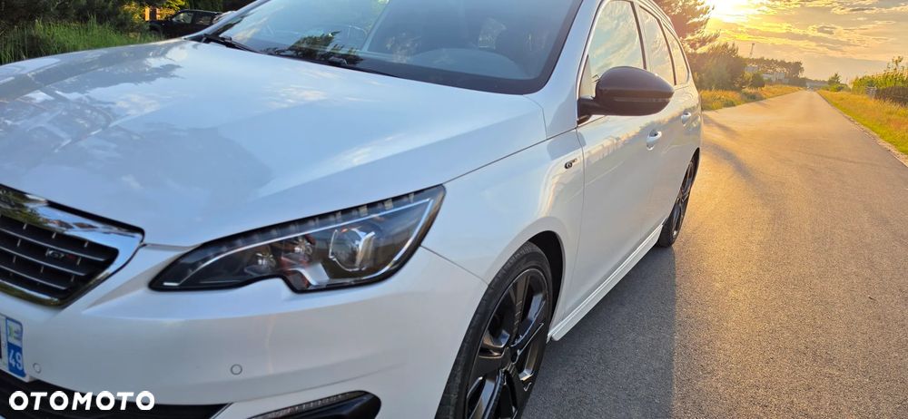 Peugeot 308 - 8