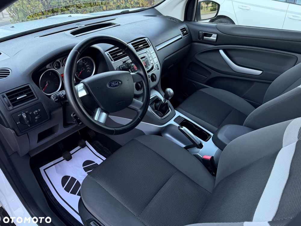 Ford Kuga - 21