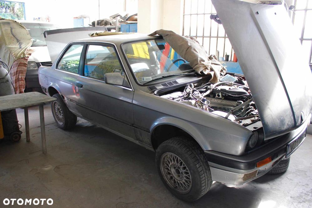 BMW Seria 3 325i - 16
