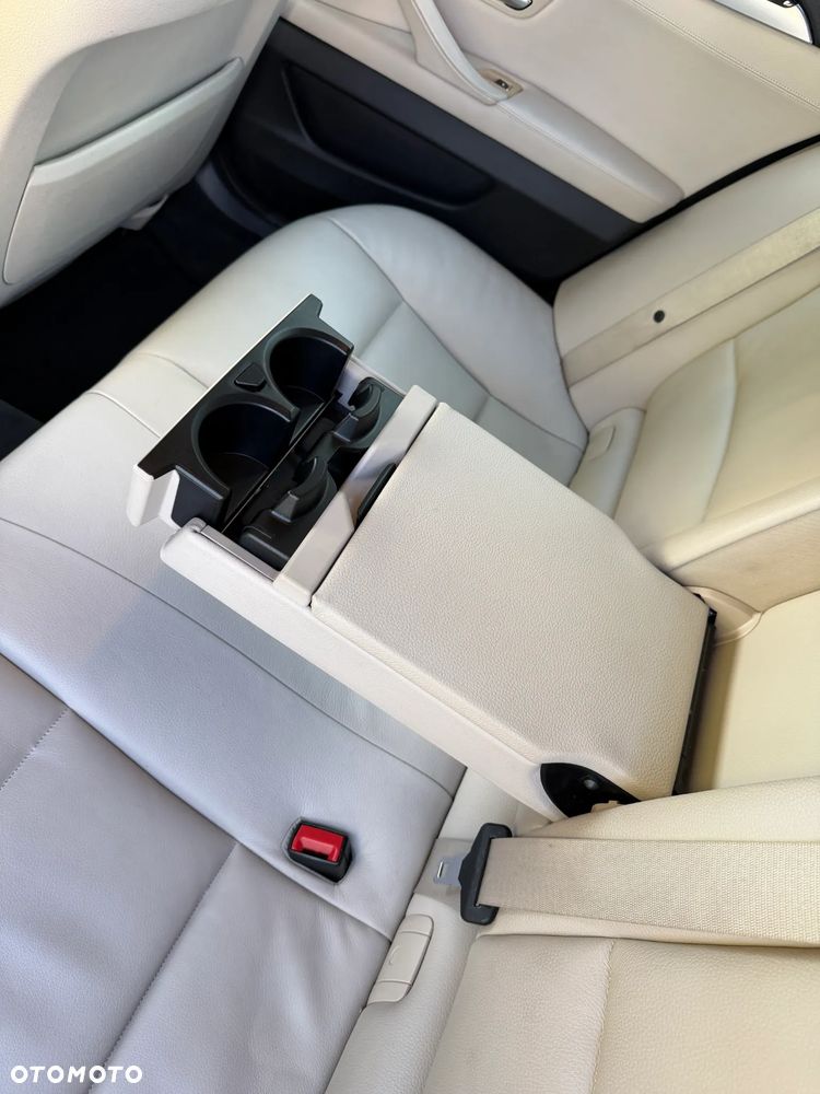 BMW Seria 5 520d - 24