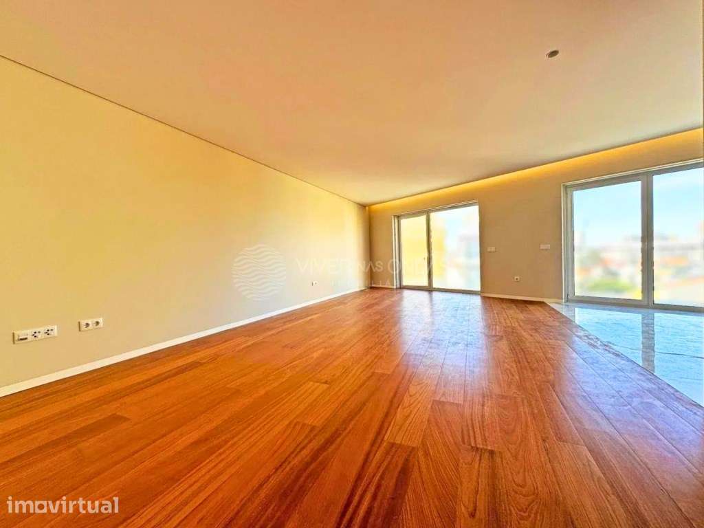 Apartamento T4 novo, a 300 metros da praia, com varanda e lugar de ... - Grande imagem: 4/80