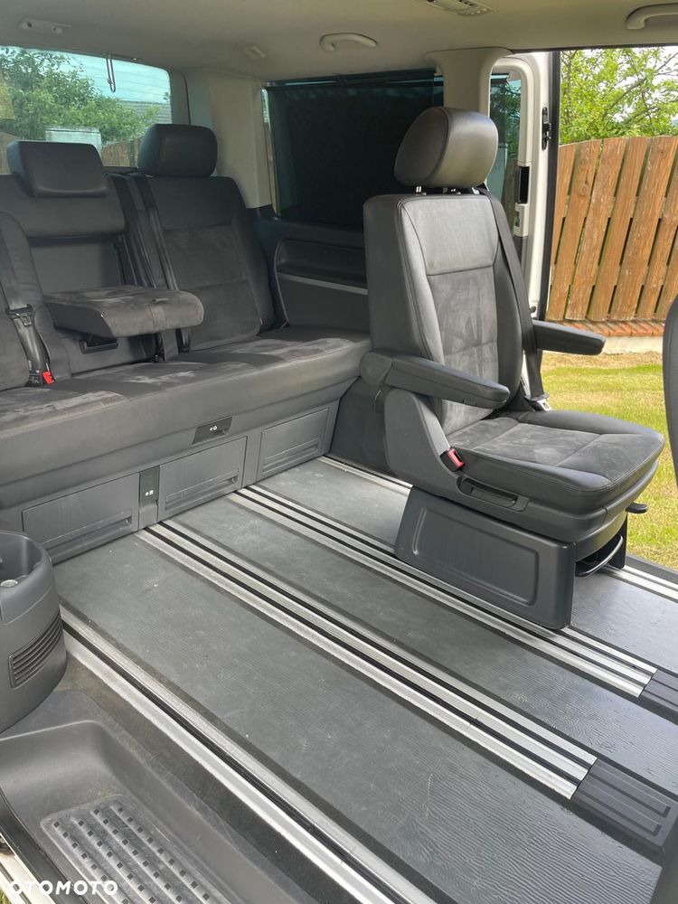 Volkswagen Multivan - 8