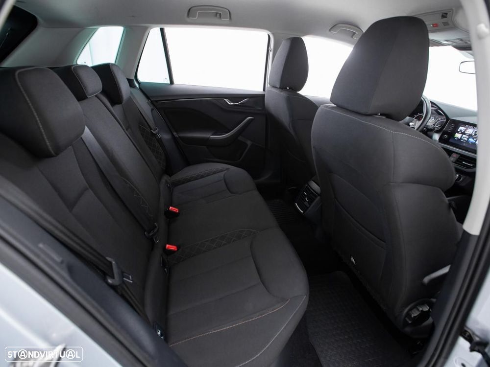 Skoda Kamiq 1.0 TSI DSG - 11