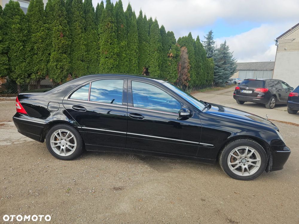 Mercedes-Benz C-Class 2006 photo 5