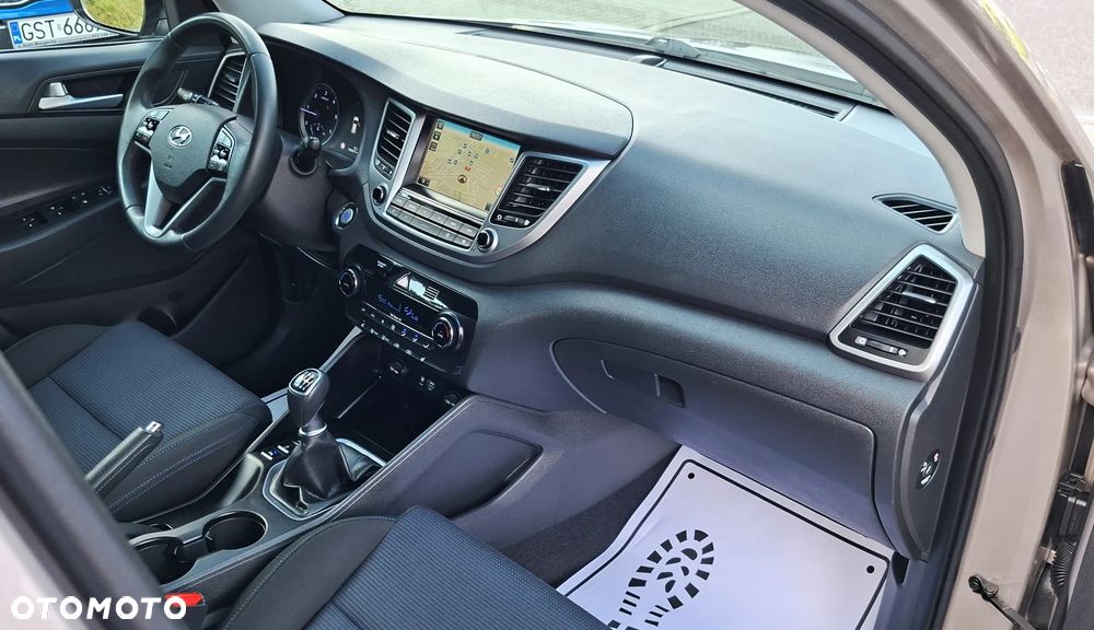 Hyundai Tucson 2.0 CRDI 2WD Style - 24